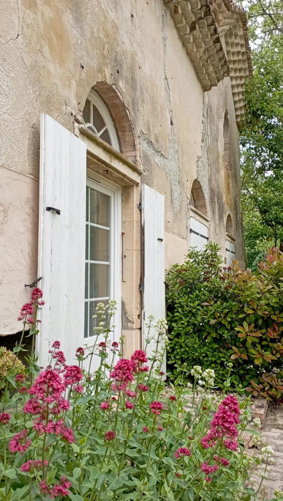 Gite De L'Orangerie Du Chateau De La Begude De Mazenc Bagian luar foto